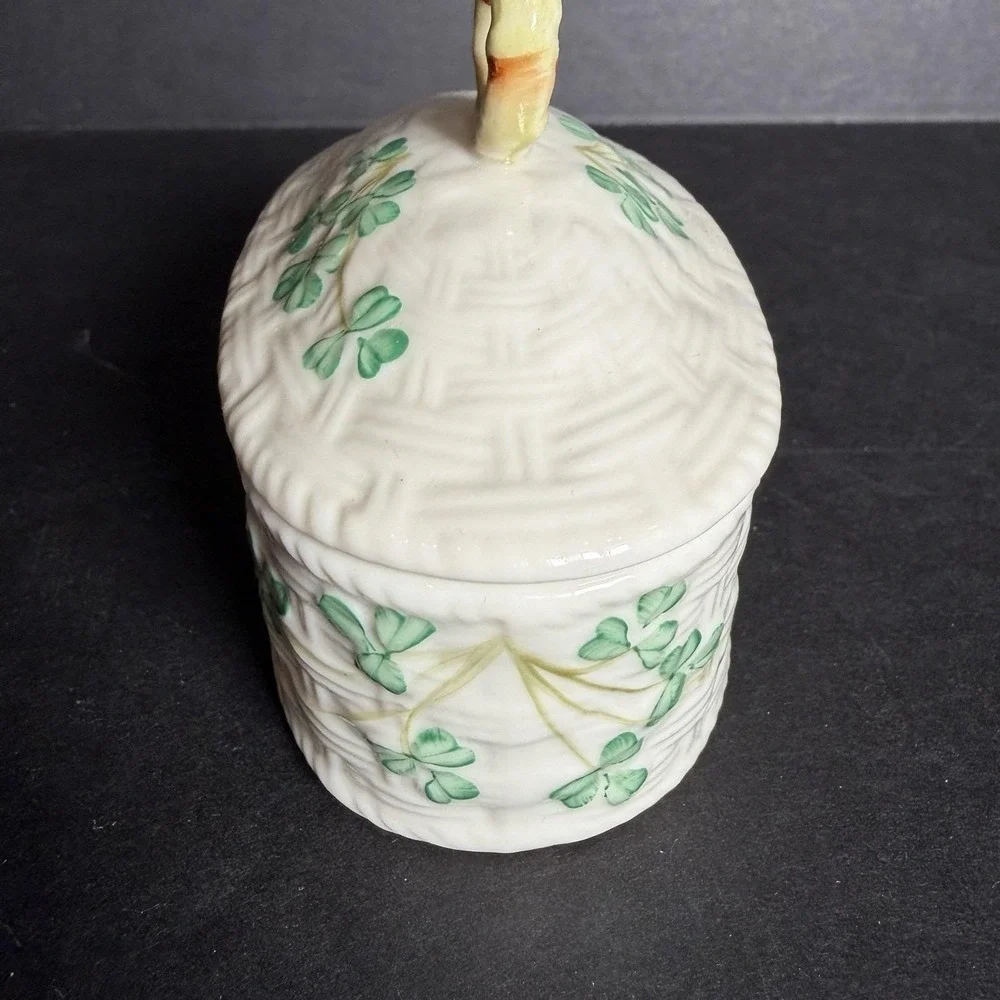 Vtg BELLEEK Ireland Porcelain Lidded Trinket Box Shamrocks Basketweave
